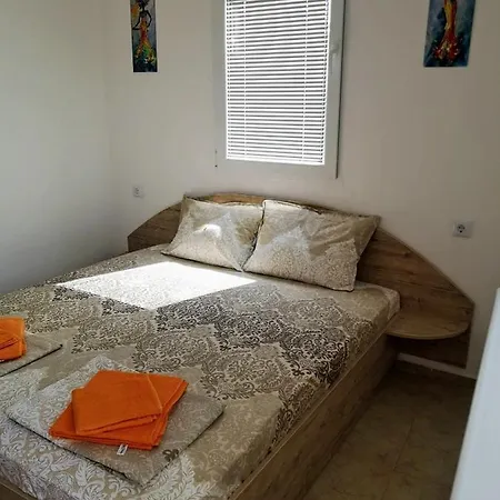 Apartment Elvira *