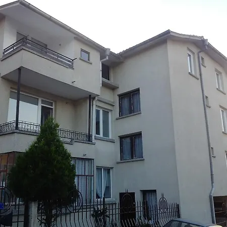 Apartment Elvira *