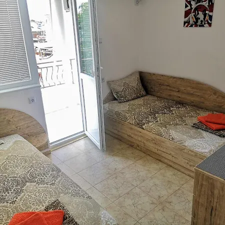 Elvira * 체르노모레츠