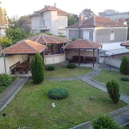 Elvira Apartman Csernomorec